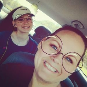 Meet your Posher, Joni